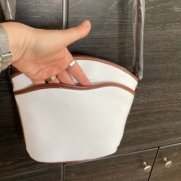 New Delane Canada White & Cognac Leather Bag Long Adjus…NWOT - Picture 6 of 10